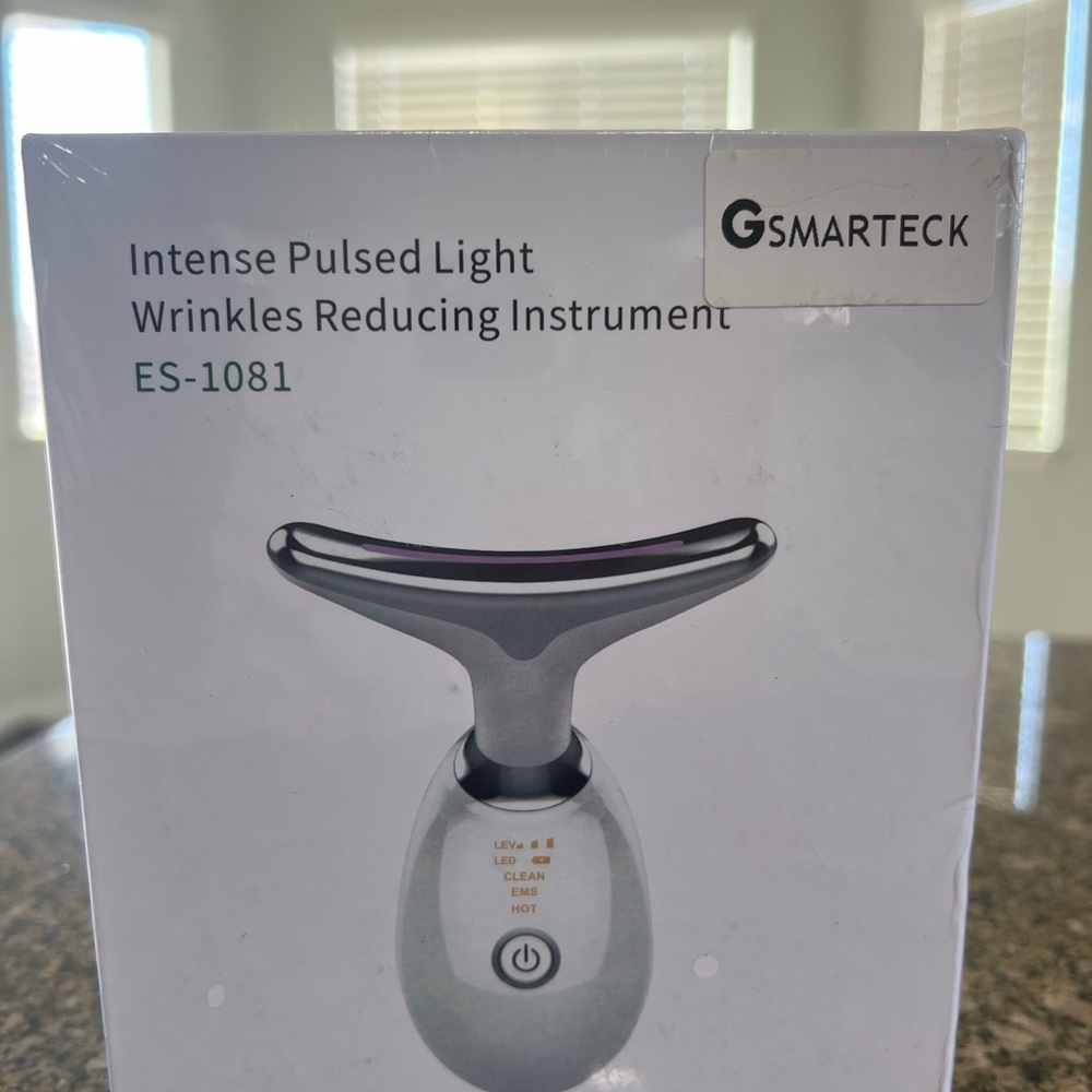 Silver Intense Pulsed Light Wrinkle Reducing Instrument